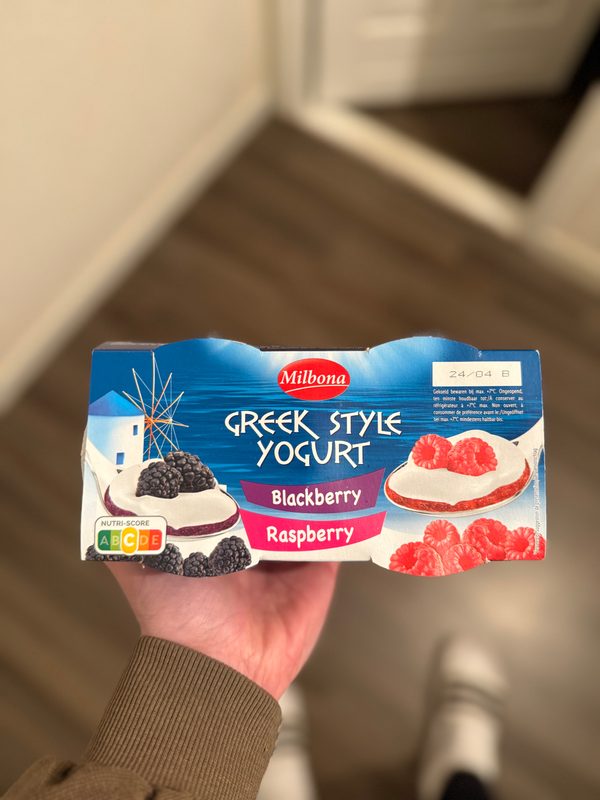 Greek Style Yogurt Blackberry / Raspberry