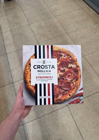 Stromboli Salame Piccante Pepperoni Chilli Rosso