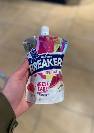 Breaker Cheese Cake Raspberry Yoghurt