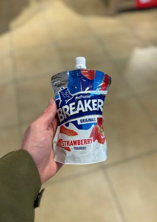 Breaker Strawberry Yoghurt