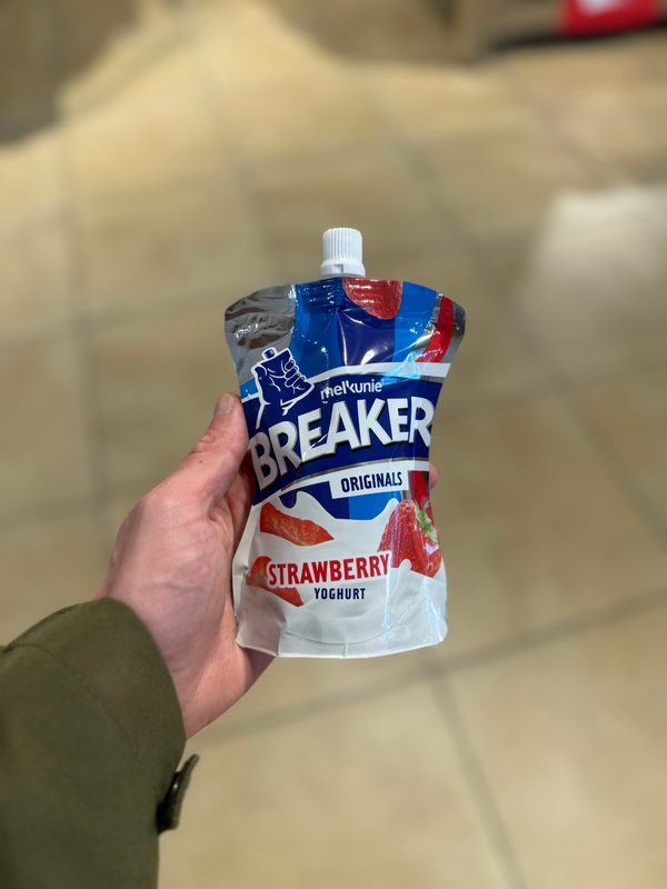 Breaker Strawberry Yoghurt