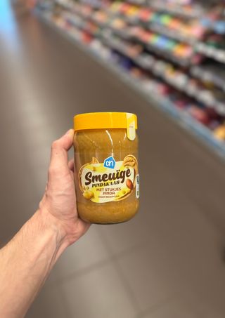 Smeuïge Pindakaas met Stukjes Pinda